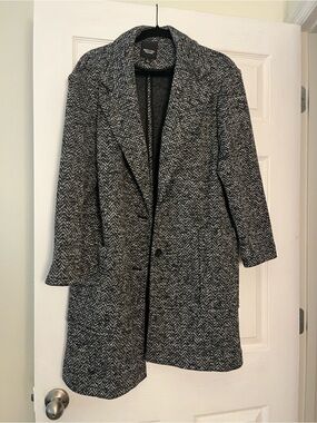 Vera Wang Black & White Herringbone Pea Coat